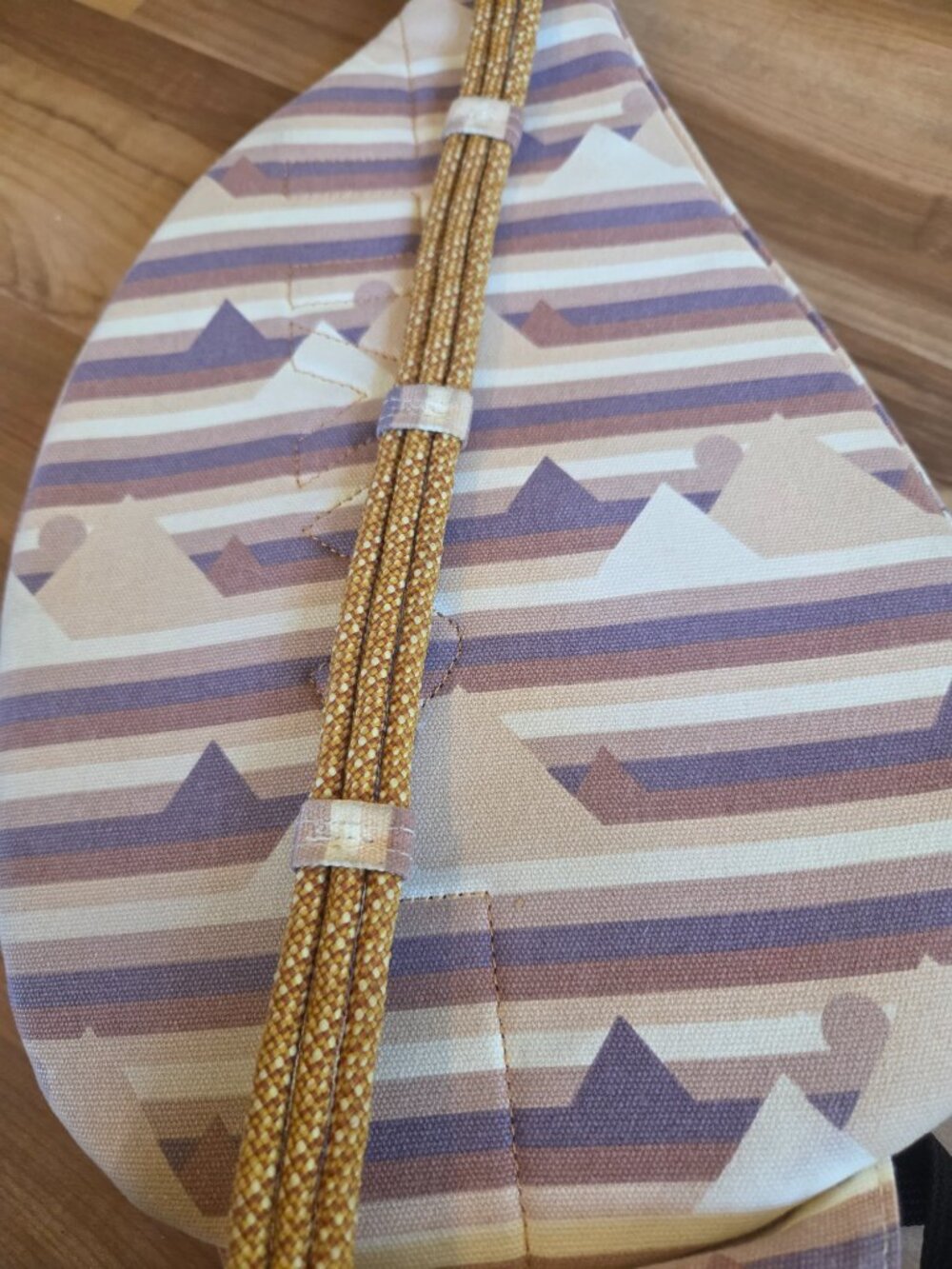 Kavu Rope Slingback Bag Purple and Cream Abstract Mountain Print - Picture 2 of 7